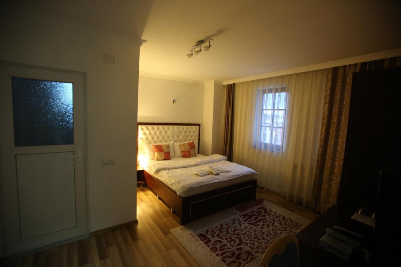 פריזרן Hotel Venisi מראה חיצוני תמונה